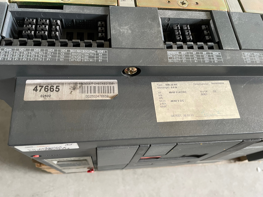 2x Merlin Gerin Masterpact NW20 H1 2000 ampere vermogensautomaat inclusief chassis