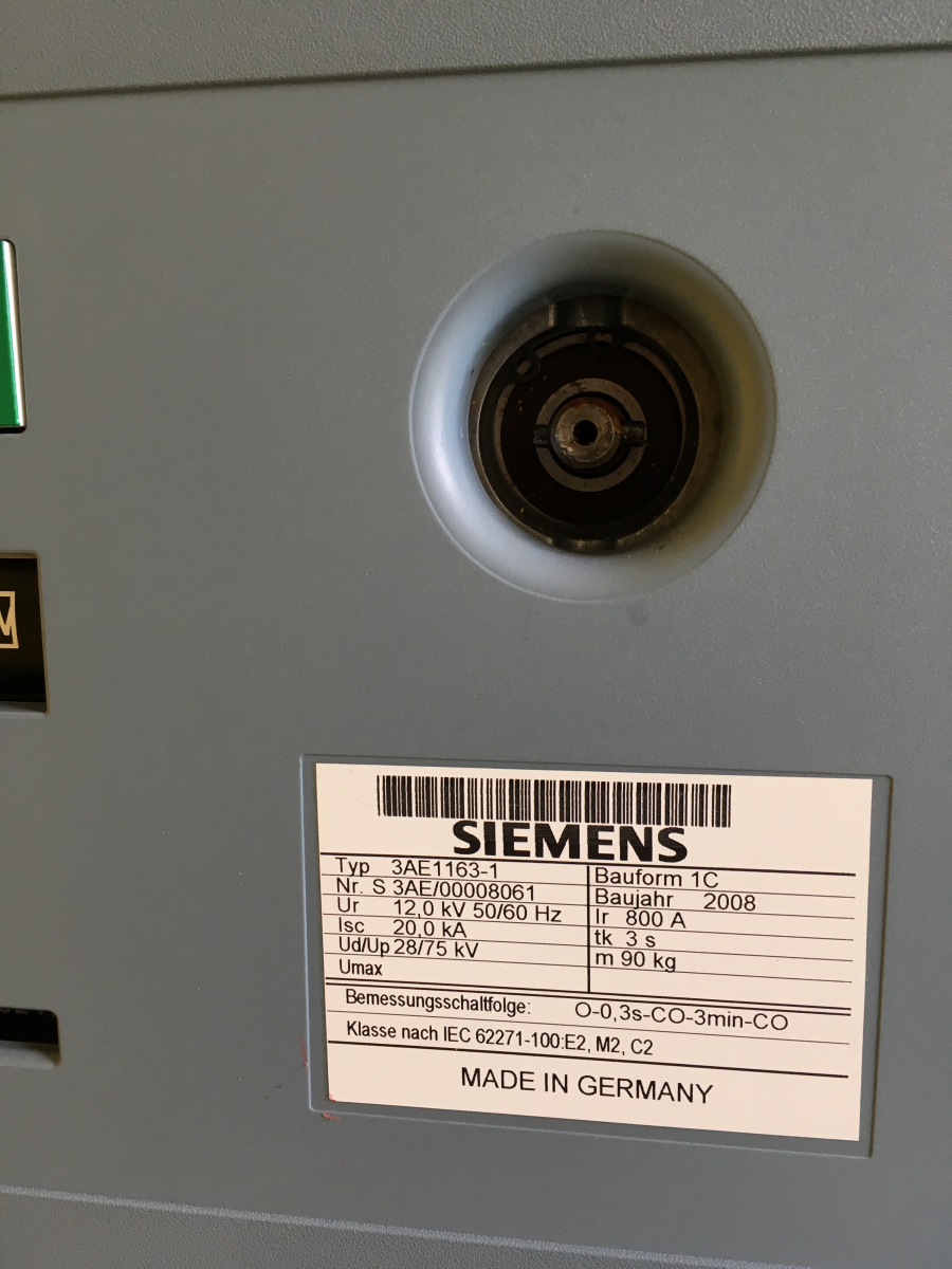 Siemens RMU 800A met gemotoriseerde Siemens 3AE1163-1