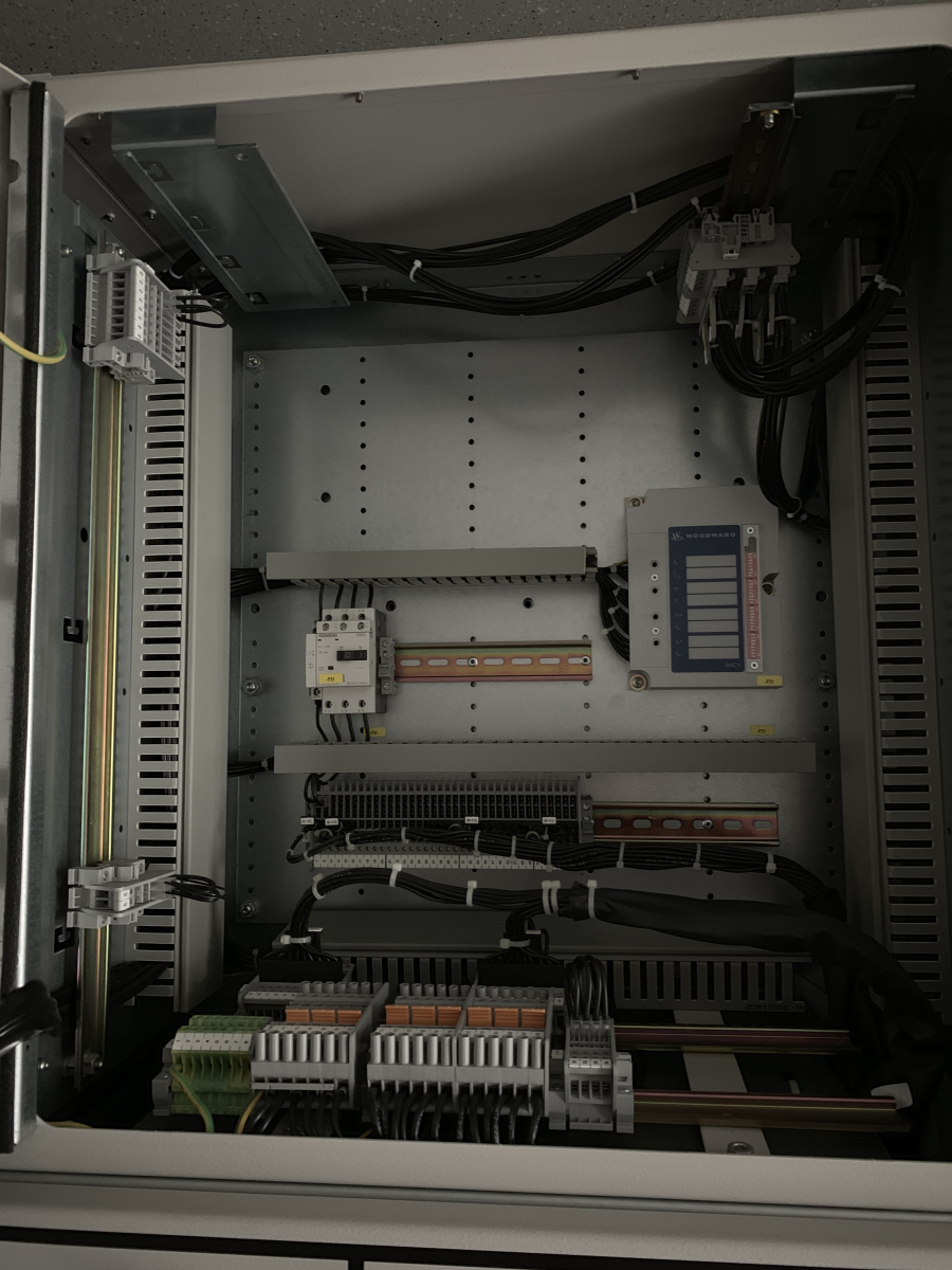 Siemens NX Plus C <36kV schakel installatie met 9 velden - 2014